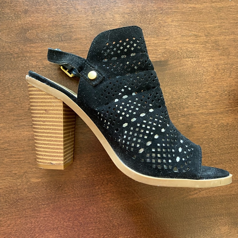 Great condition- Open toe, 4 inch sandals